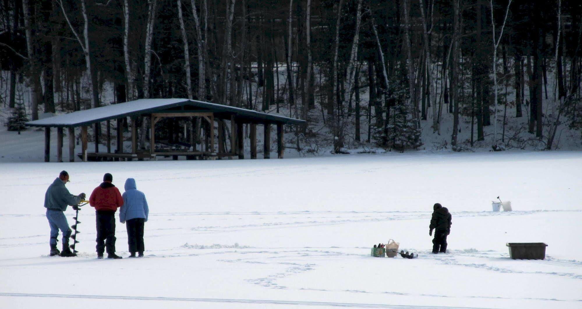 Lake Forest Resort Eagle River Exterior foto